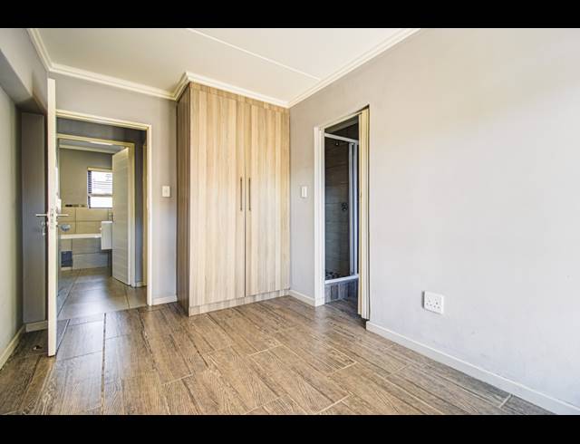 2 BEDROOM APARTMENT FOR SALE IN SEBENZA